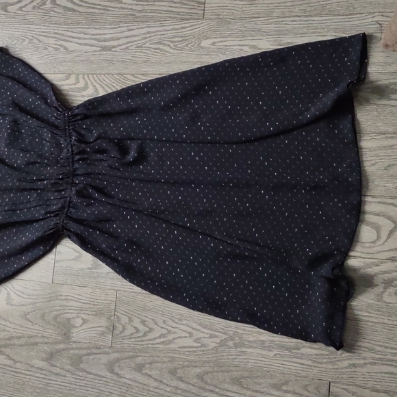 Beautiful dress by Sandi Gale ⭐☘️🌼🌼 - Picture 5 of 12